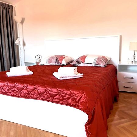 Apartment&Rooms Milak Rab Town Buitenkant foto