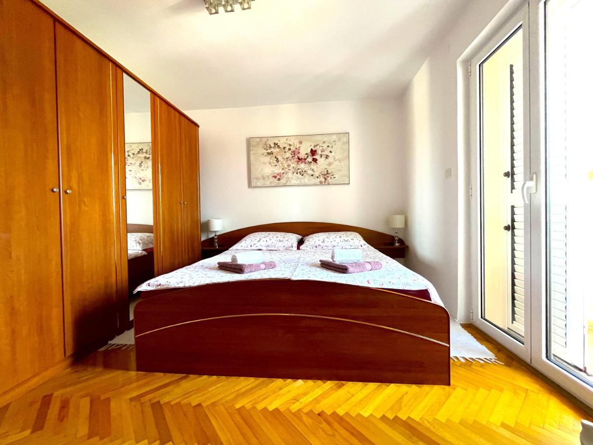 Apartment&Rooms Milak Rab Town Buitenkant foto
