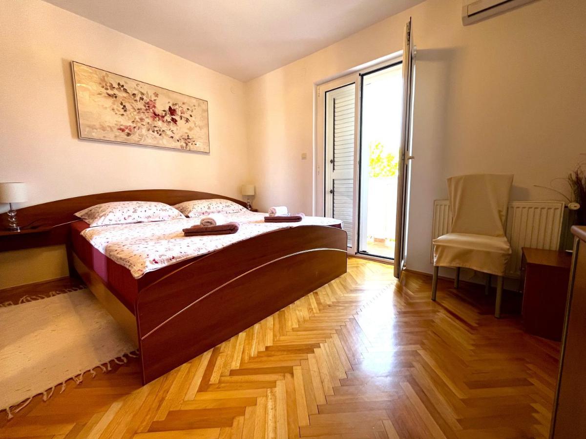 Apartment&Rooms Milak Rab Town Buitenkant foto