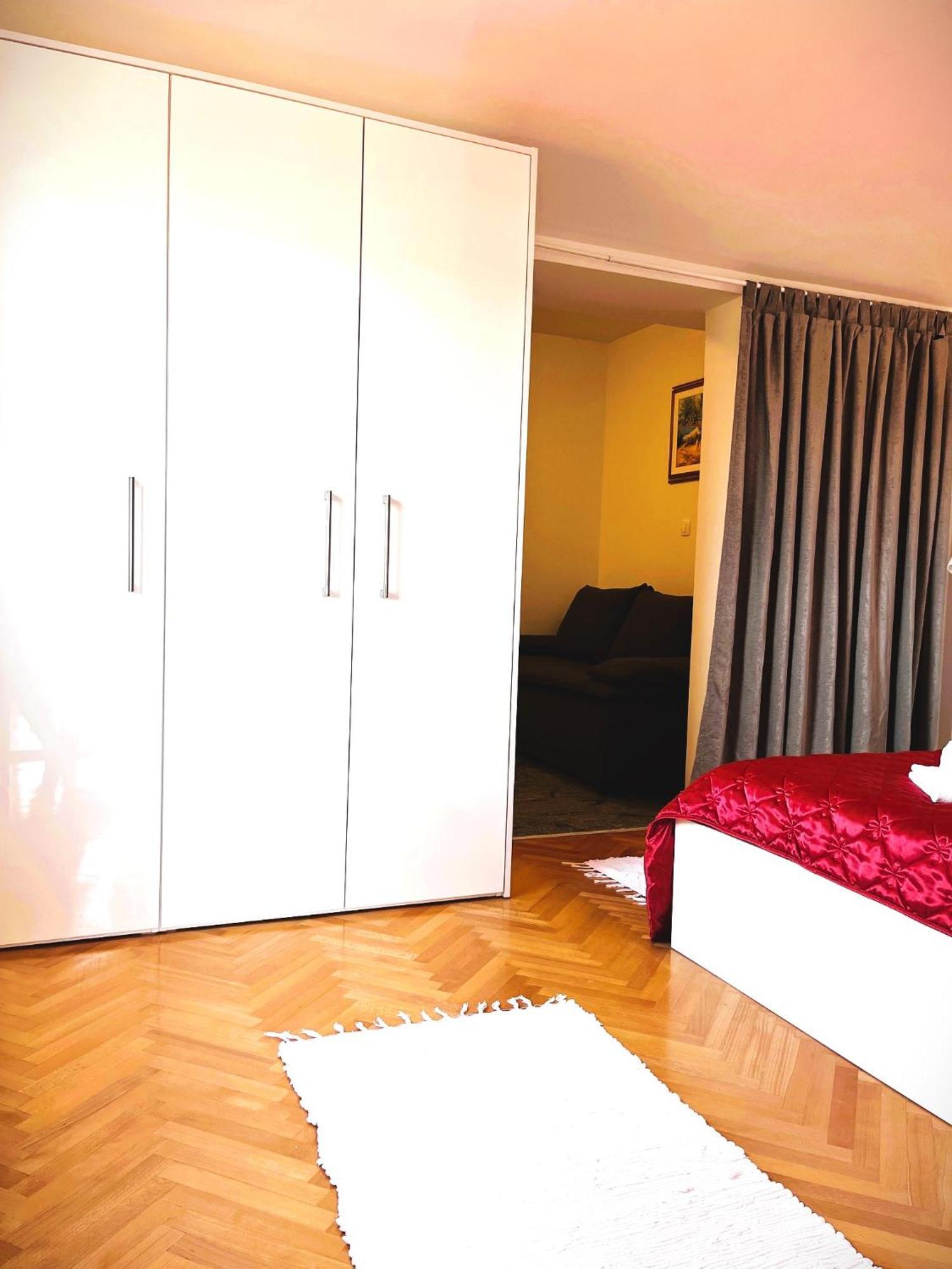Apartment&Rooms Milak Rab Town Buitenkant foto
