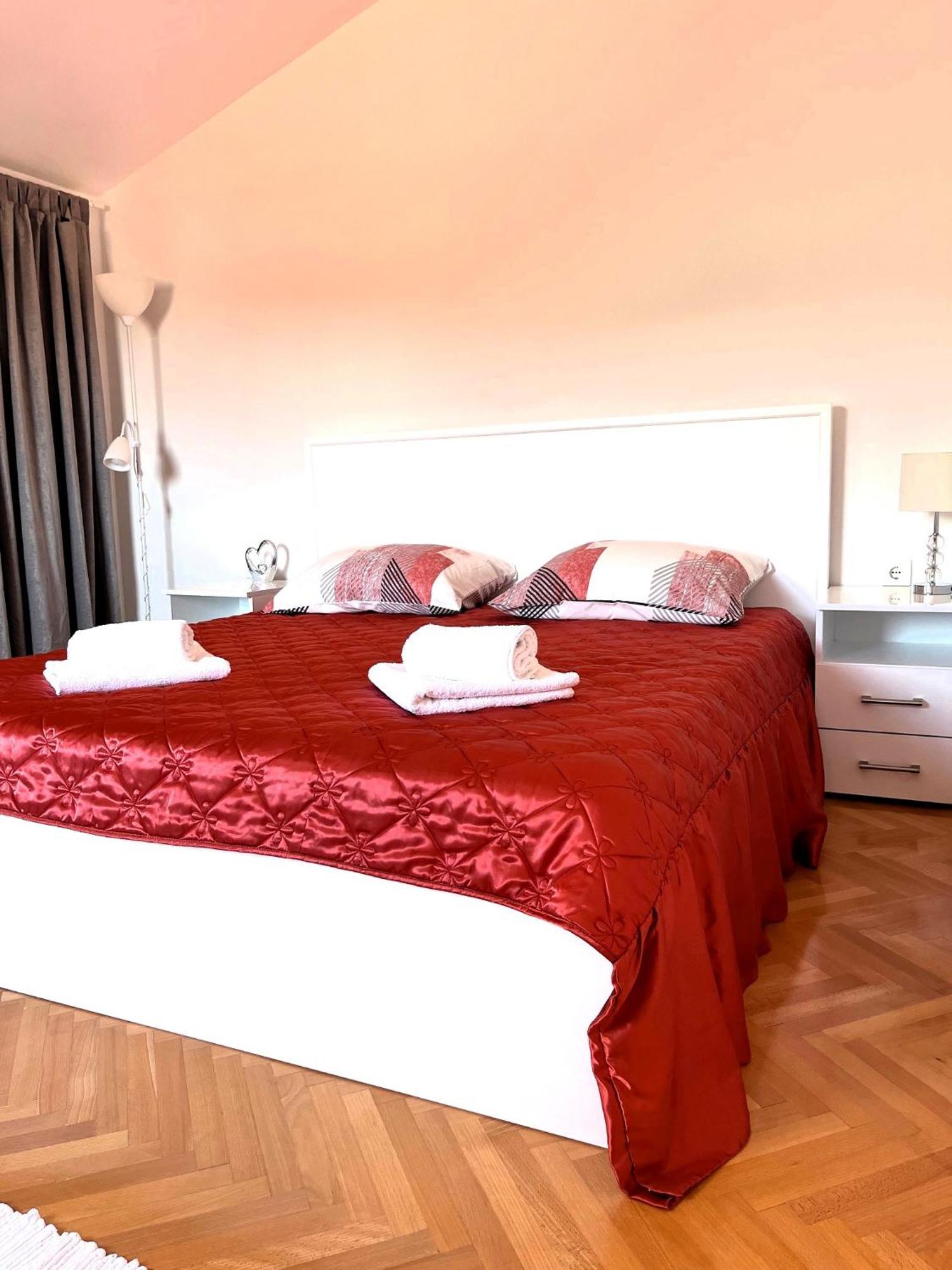 Apartment&Rooms Milak Rab Town Buitenkant foto