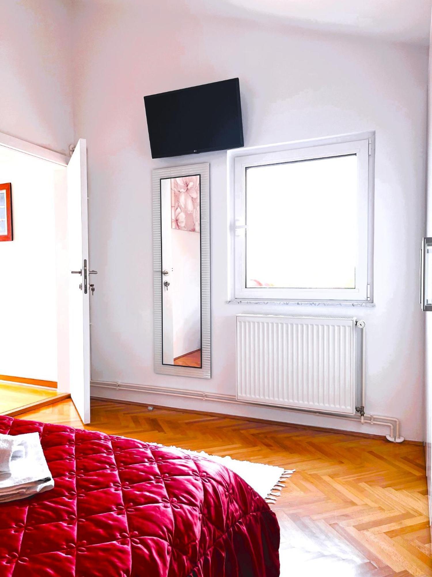 Apartment&Rooms Milak Rab Town Buitenkant foto