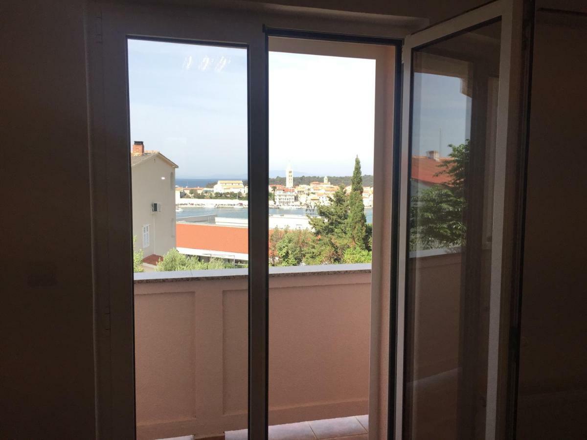 Apartment&Rooms Milak Rab Town Buitenkant foto