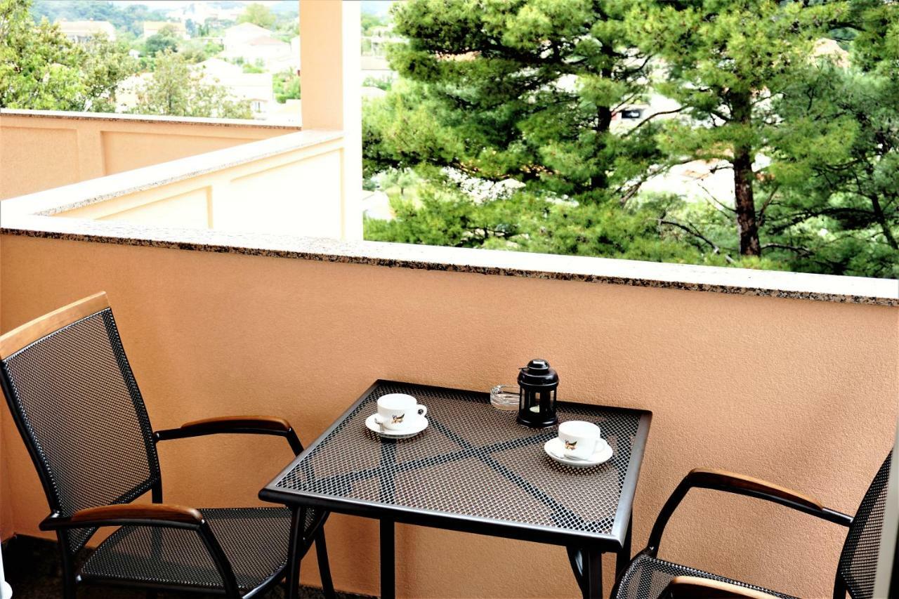 Apartment&Rooms Milak Rab Town Buitenkant foto