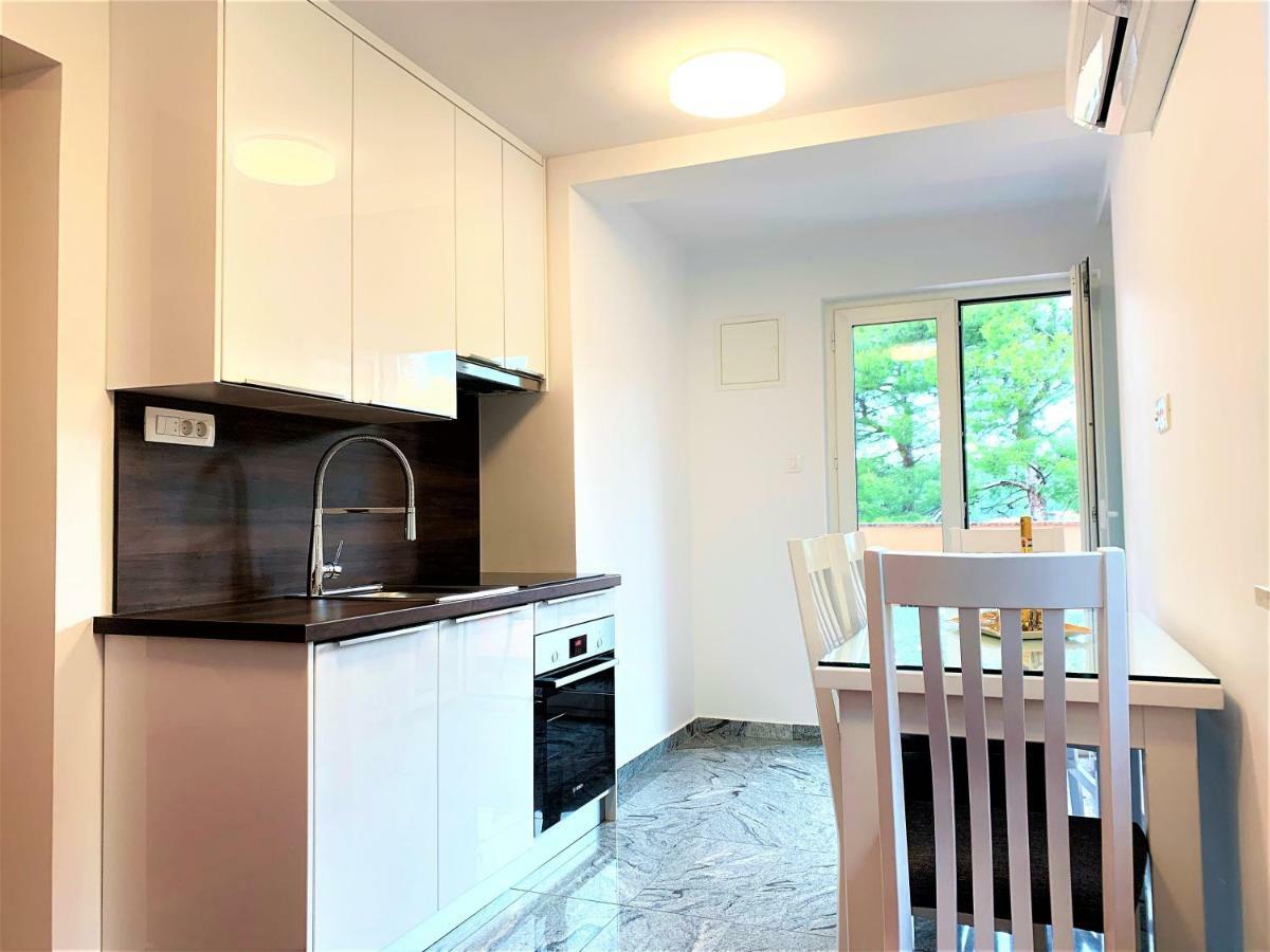 Apartment&Rooms Milak Rab Town Buitenkant foto
