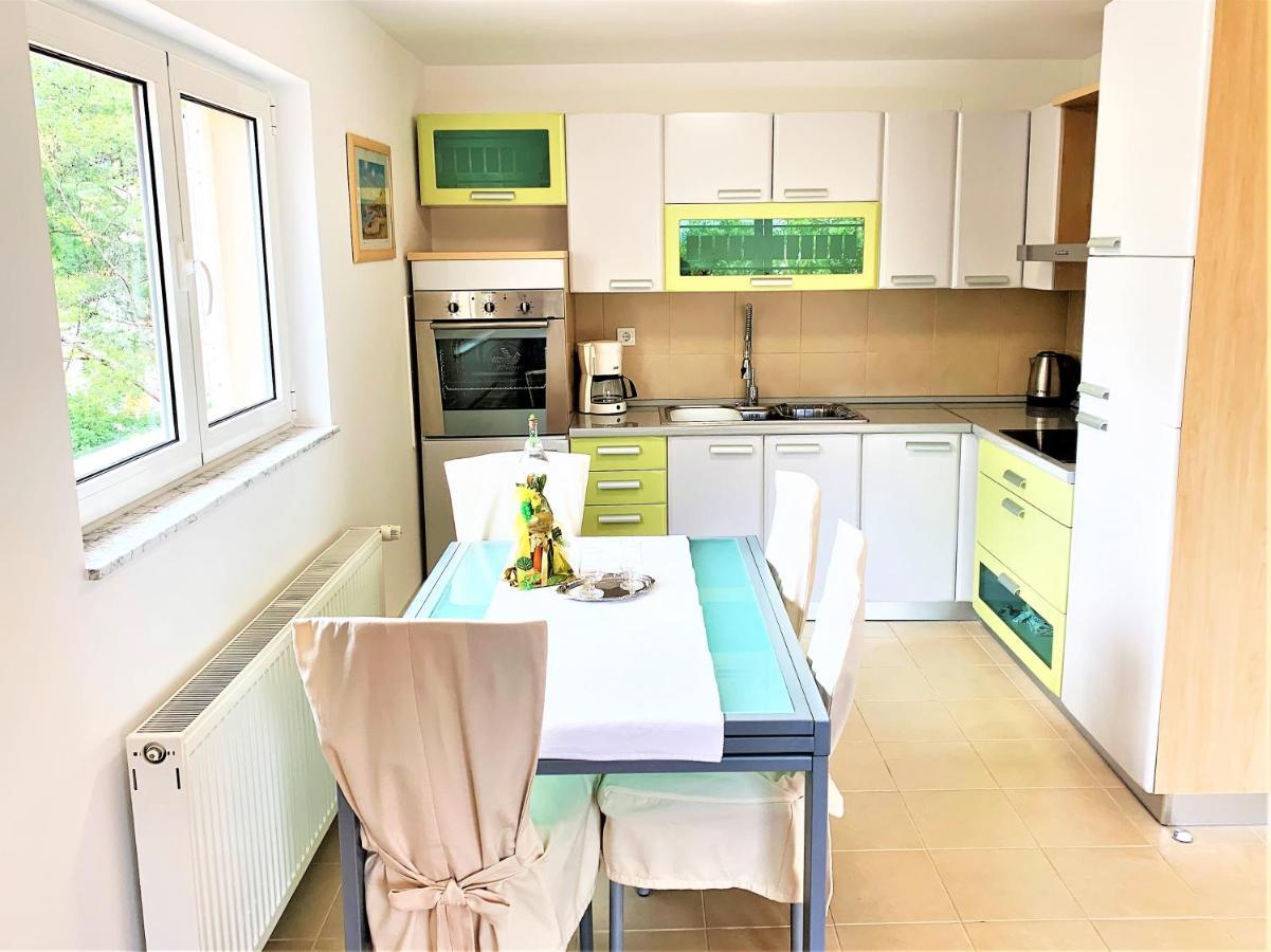 Apartment&Rooms Milak Rab Town Buitenkant foto